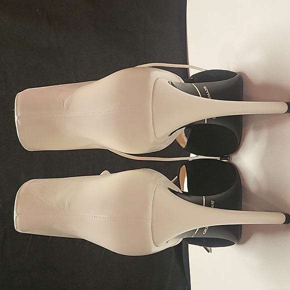 Armani heels - Picture 2 of 11